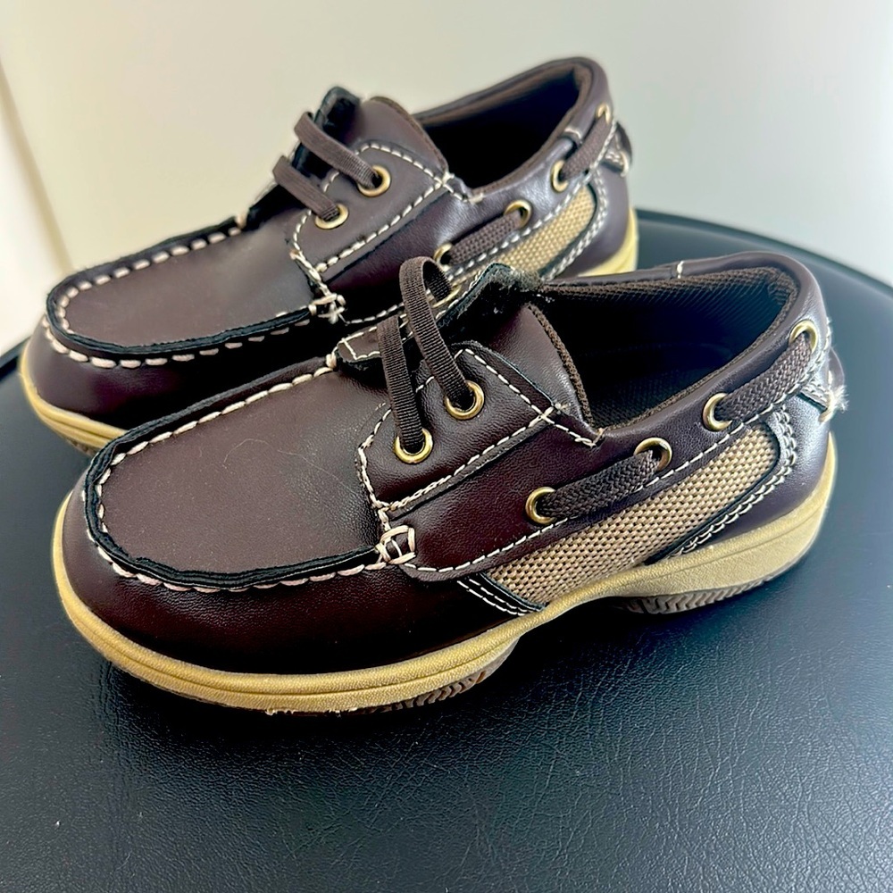 Okie Dokie Boys Brown‎ Oxford Dress shoes size 9